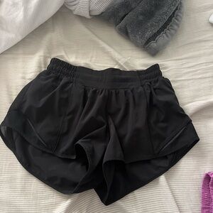 black lululemon size 4 hottie hot shorts